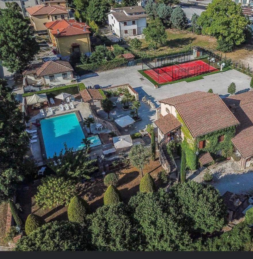 Villa Residenza Le Querce Bilocale à Fossato di Vico Extérieur photo