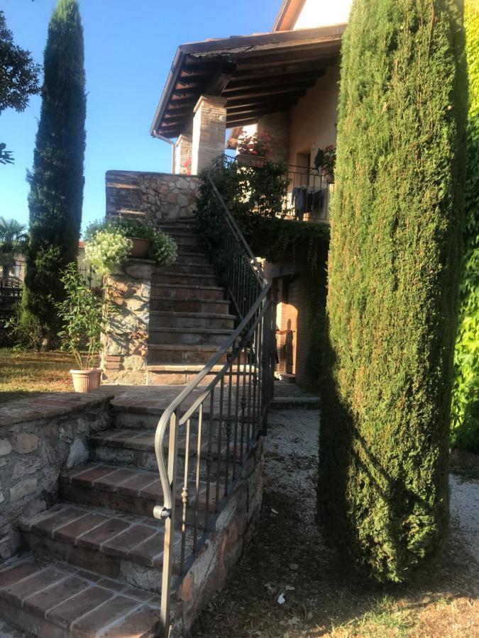 Villa Residenza Le Querce Bilocale à Fossato di Vico Extérieur photo